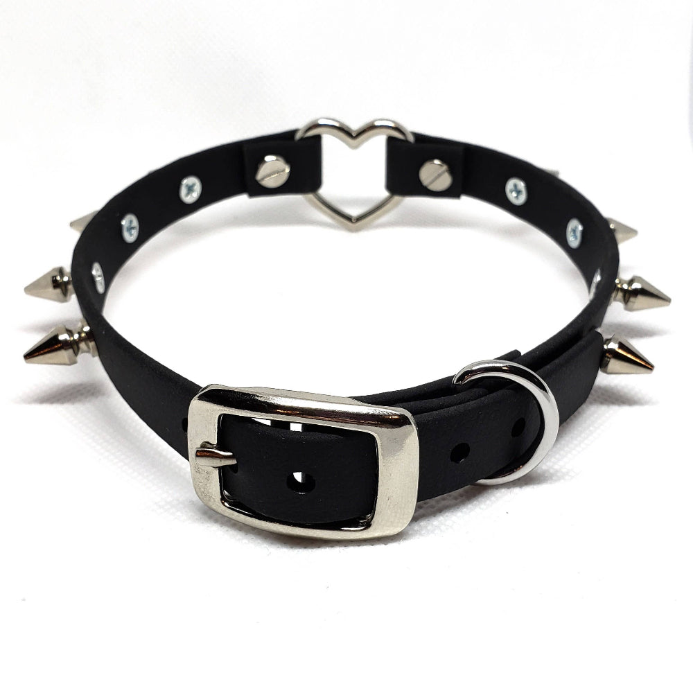 Aorta Sinister Spiked Heart Collar