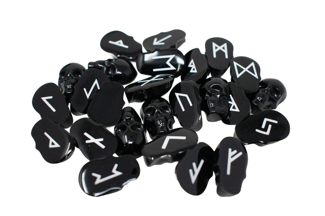 Skull Elder Futhark Rune Set