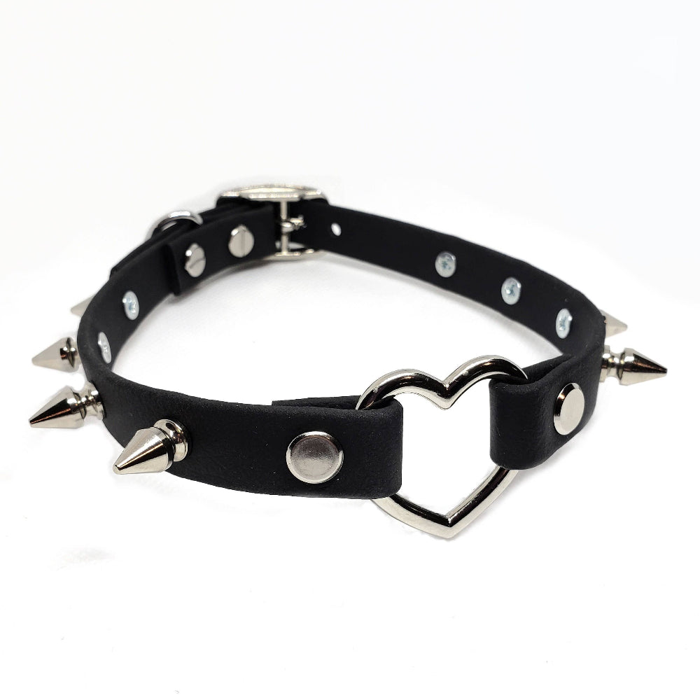 Aorta Sinister Spiked Heart Collar