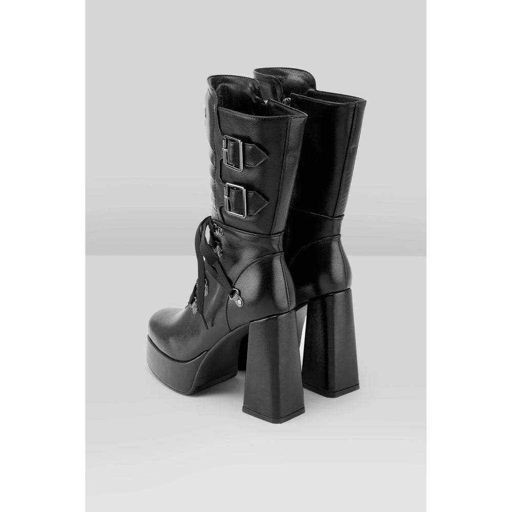 Dionisia Boots