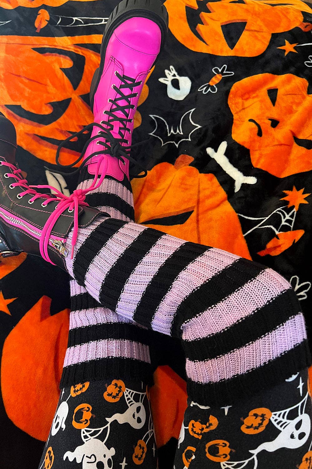 Funeral Flowers Striped Leg Warmers Black/Lilac