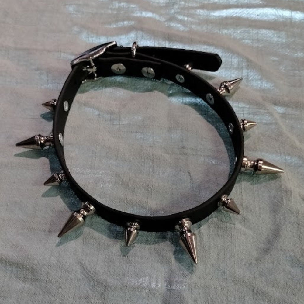 Holly Spiked Collar