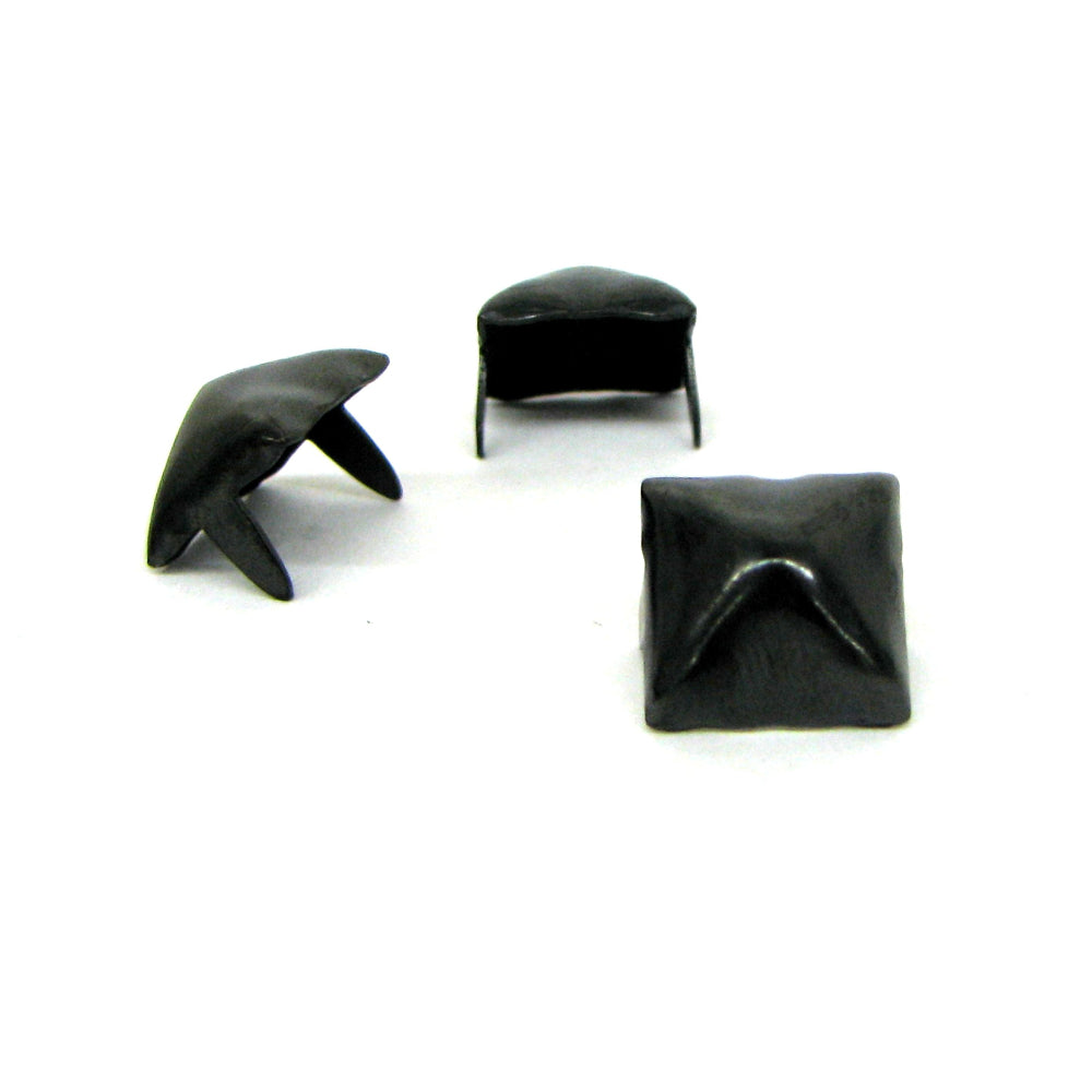 Pyramid Stud Size 13 Black