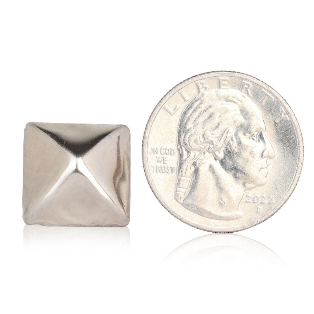 Pyramid Stud 5/8" Silver