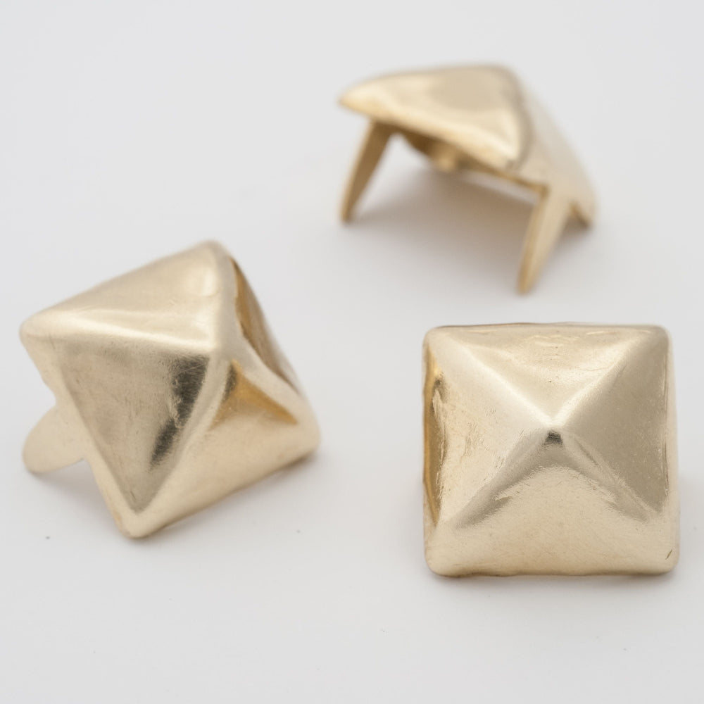 Pyramid Stud ½" Brass