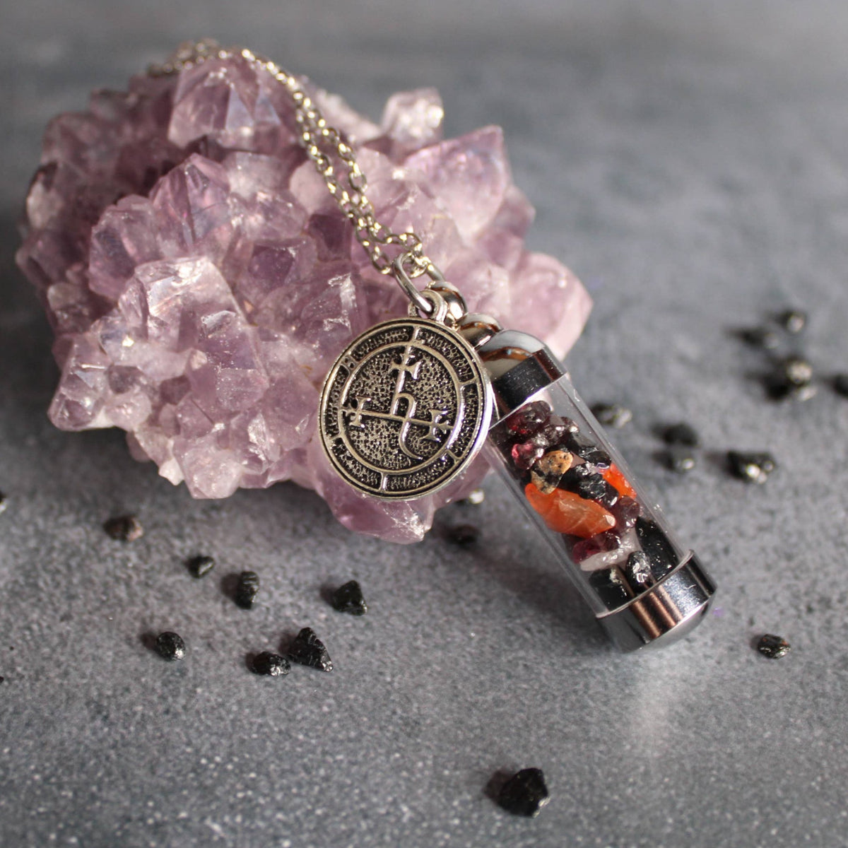 Spell Amulet Lilith