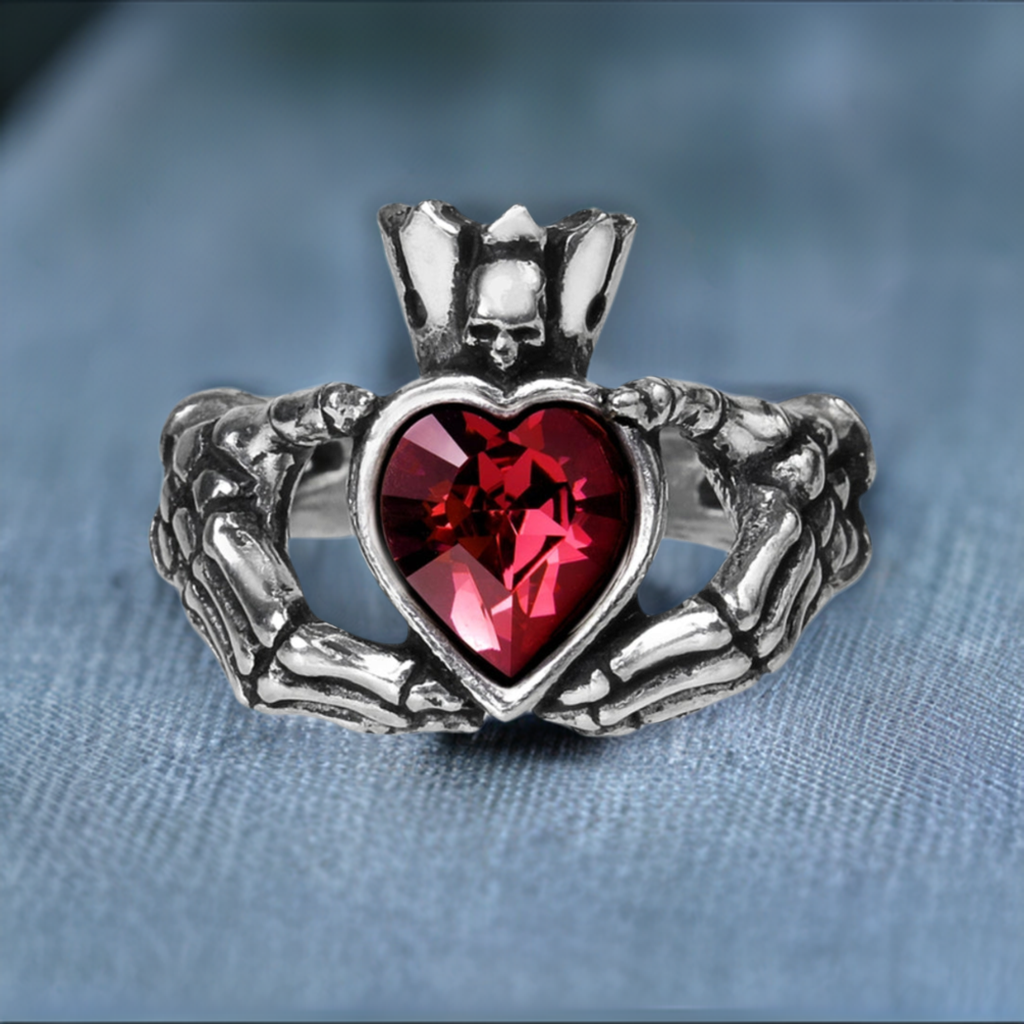 Claddagh By Night Ring